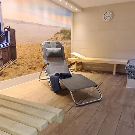 Terrassenhaus, 30 Apartment *